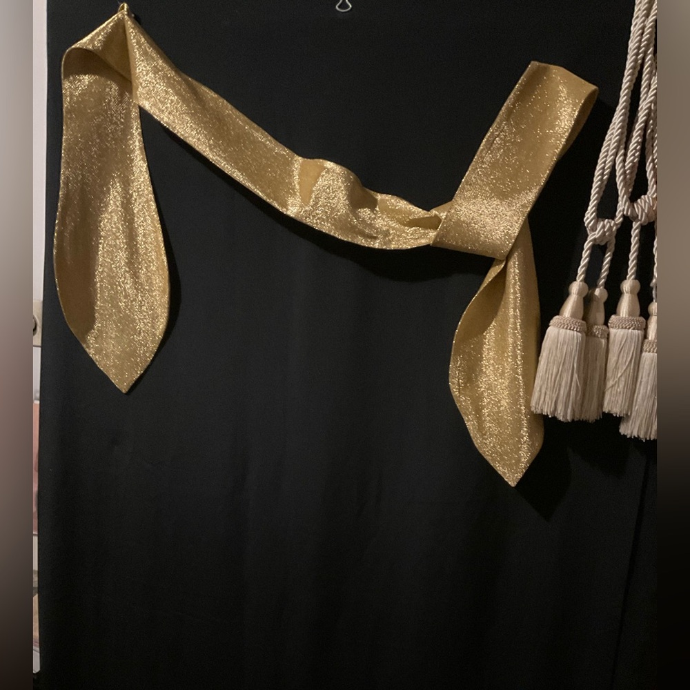 Skirt gold splash print 
Size size 8
Length 21”

📌 Gold lurex sash tip>>tip 90”